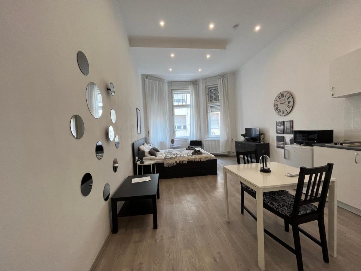D58 Superior Apartments In The City Center Boedapest Buitenkant foto